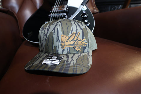 DTT Tomahawk On Mossy Oak Hat
